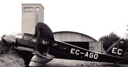 Aeròdrom de Rosanes, hivern de 1938. Un De Havilland DH-89 Dragon Rapide, de les Líneas Aéreas Postales Españolas, que operava a Rosanes dins d’una unitat de transport VIP. Foto: ADAR