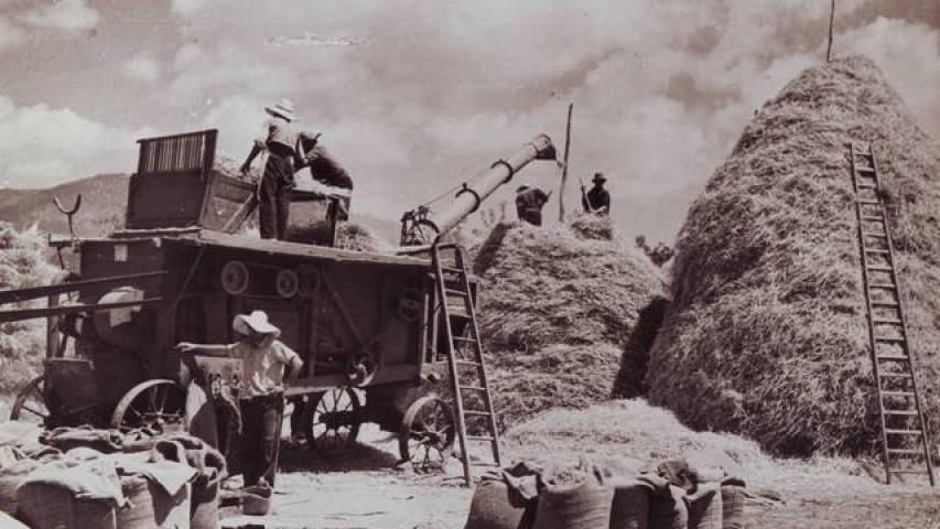 La primera maquinària agrícola de la Garriga, a Rosanes Foto: Fons Albert Roca i Ruaix, Centre de Documentació Històrica de la Garriga