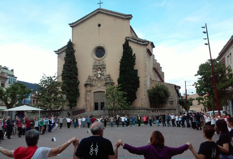 Ballada sardanes a la plaça de l'Església