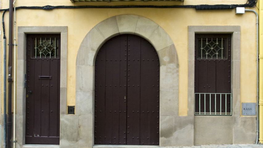 Porta Carrer Samalús