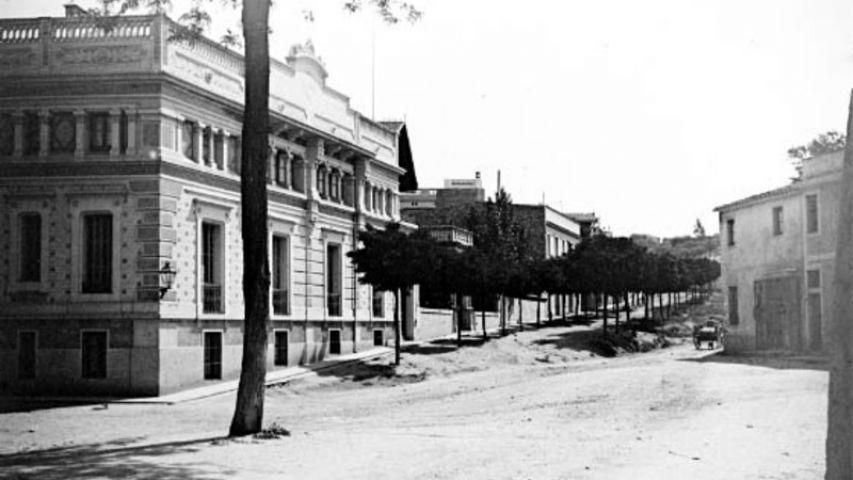 Passeig Til·lers, Plaça Oliveres Can Recoder