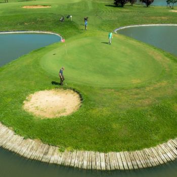 Vue aérienne du terrain de golf